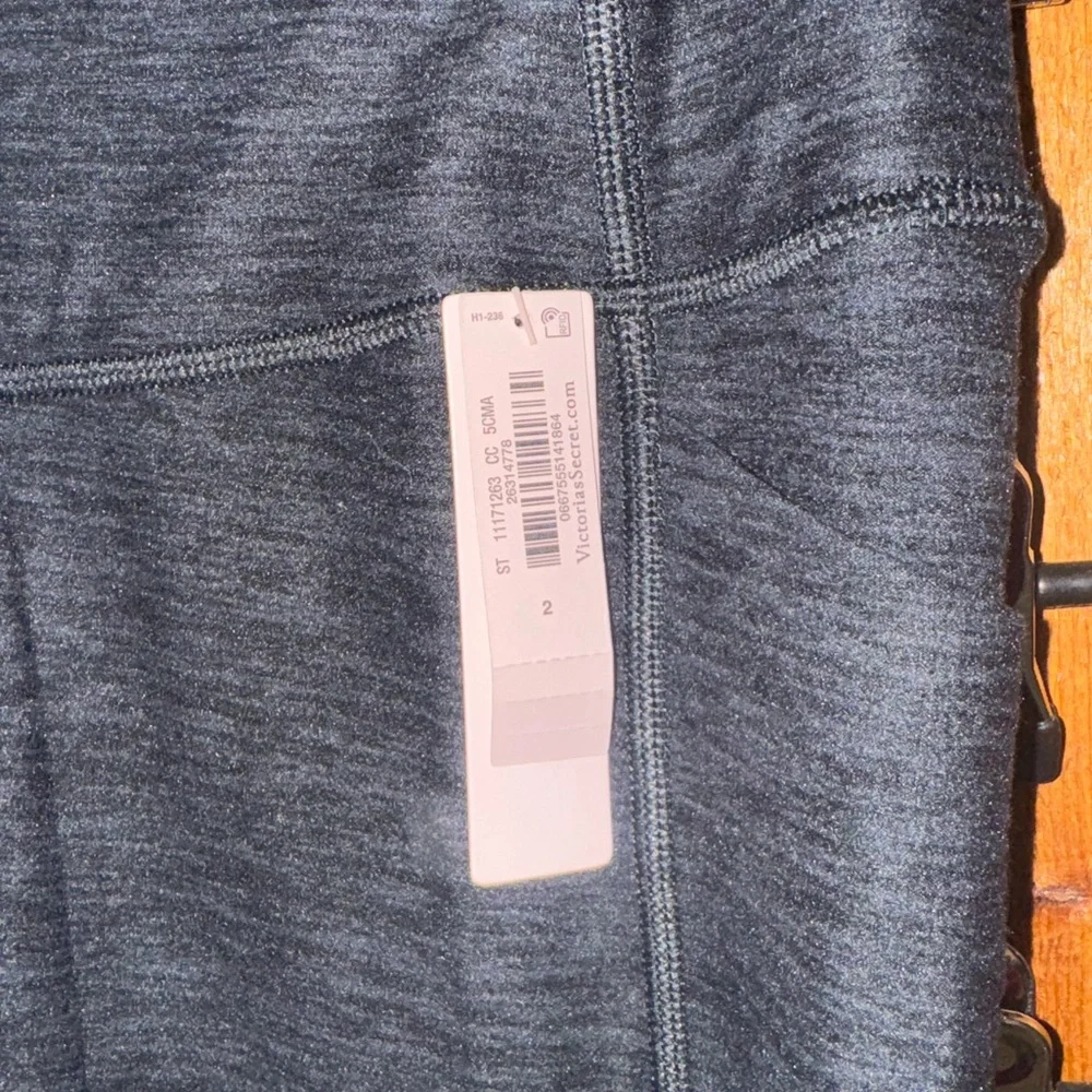 VS Flow On Point Leggings - Picture 2 of 7